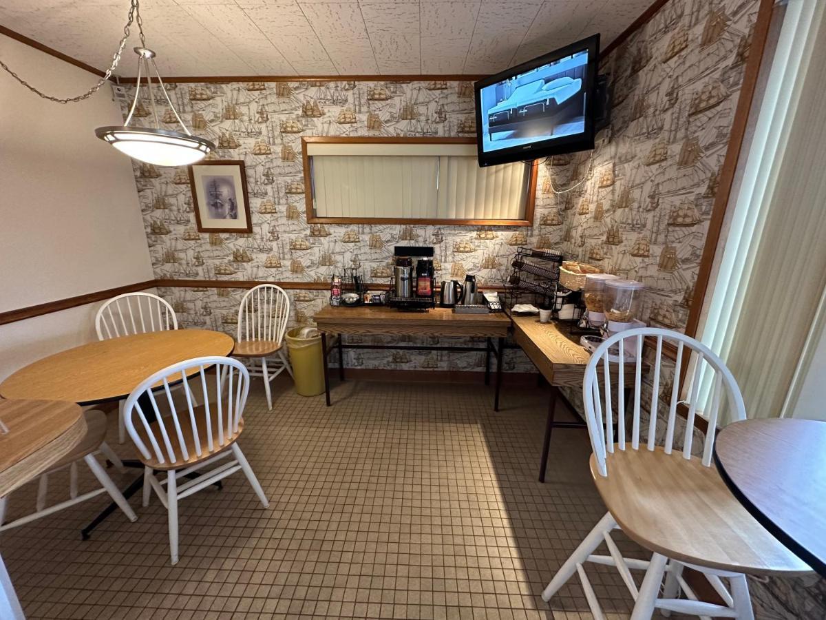 Winchester Bay Inn Reedsport Buitenkant foto