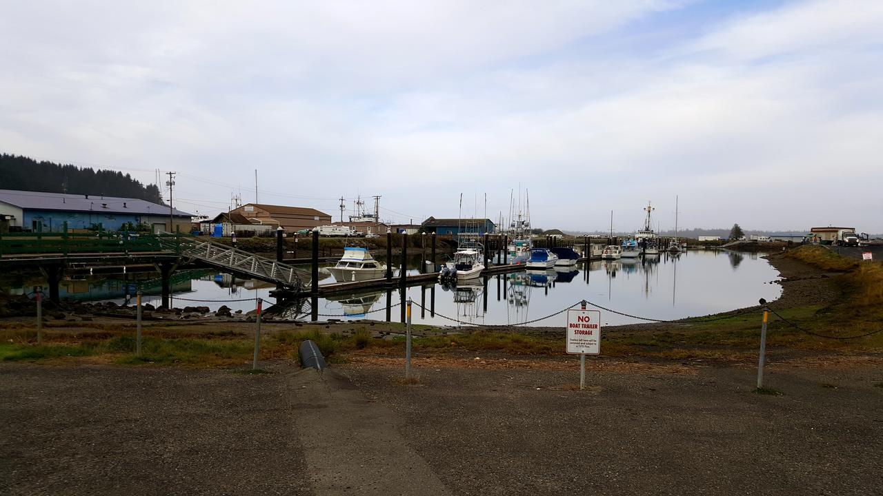 Winchester Bay Inn Reedsport Buitenkant foto